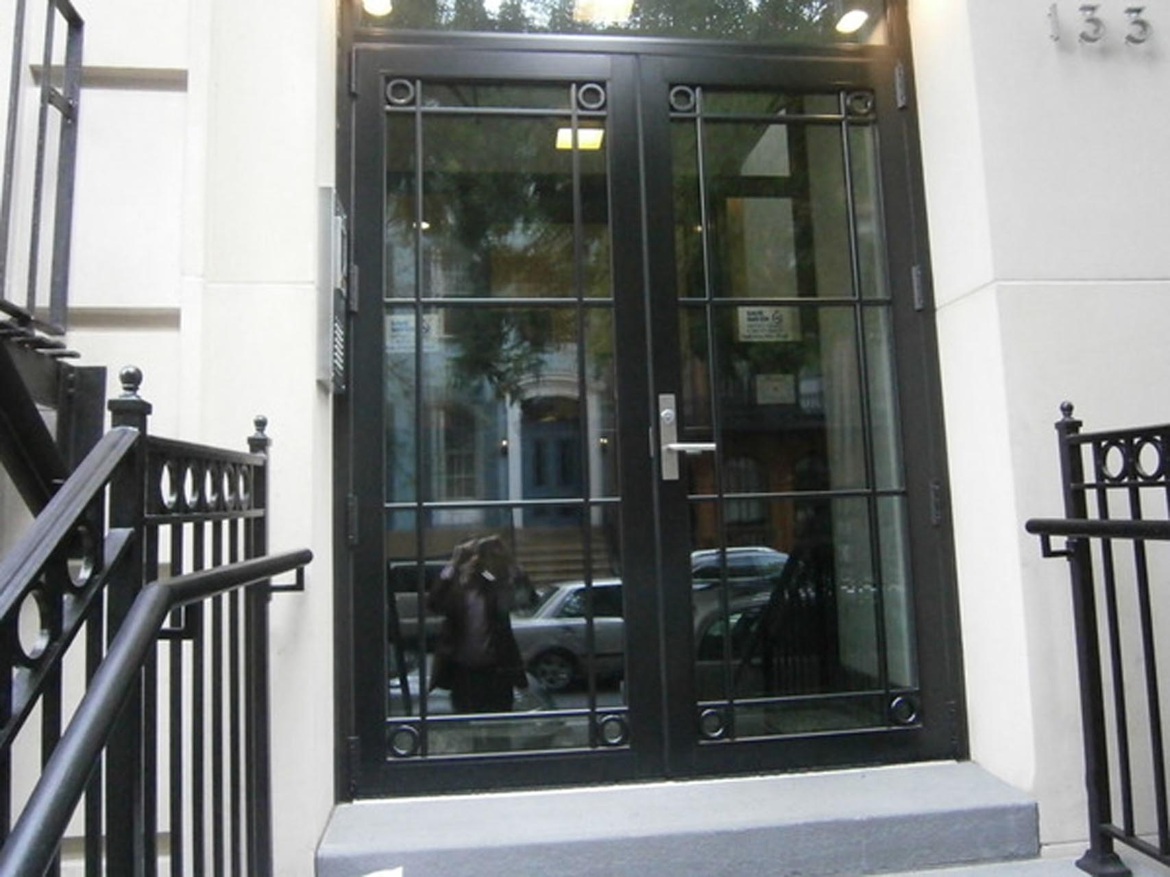 <p>New metal and glass entrance doors.</p>