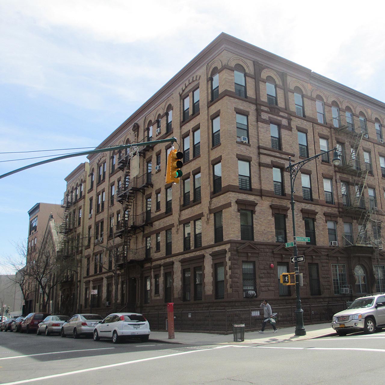 <p>310-312 West 122nd Street consists of two five-story brownstones built in 1900, each with 10 apartments.</p>