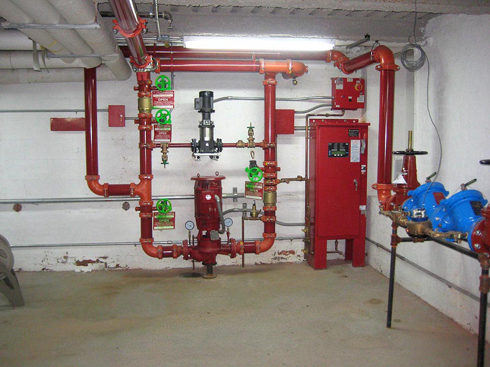 <p>Automatic fire pump system serves sprinklers throughout the buildings.</p>