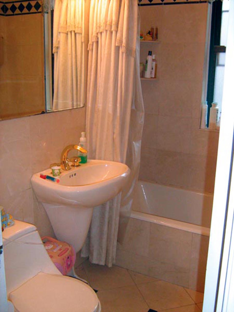 <p>Flush-tank toilets and other low-flow fixtures were installed in kitchens and bathrooms.</p>