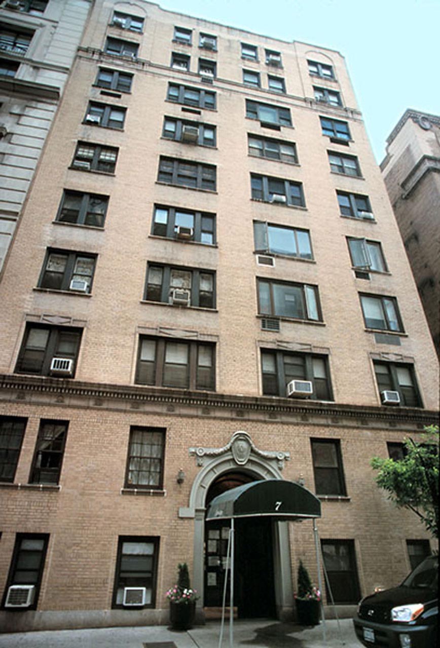 <p>A new concrete paving system was installed at three apartment terraces for recreational use of the roof.</p>
