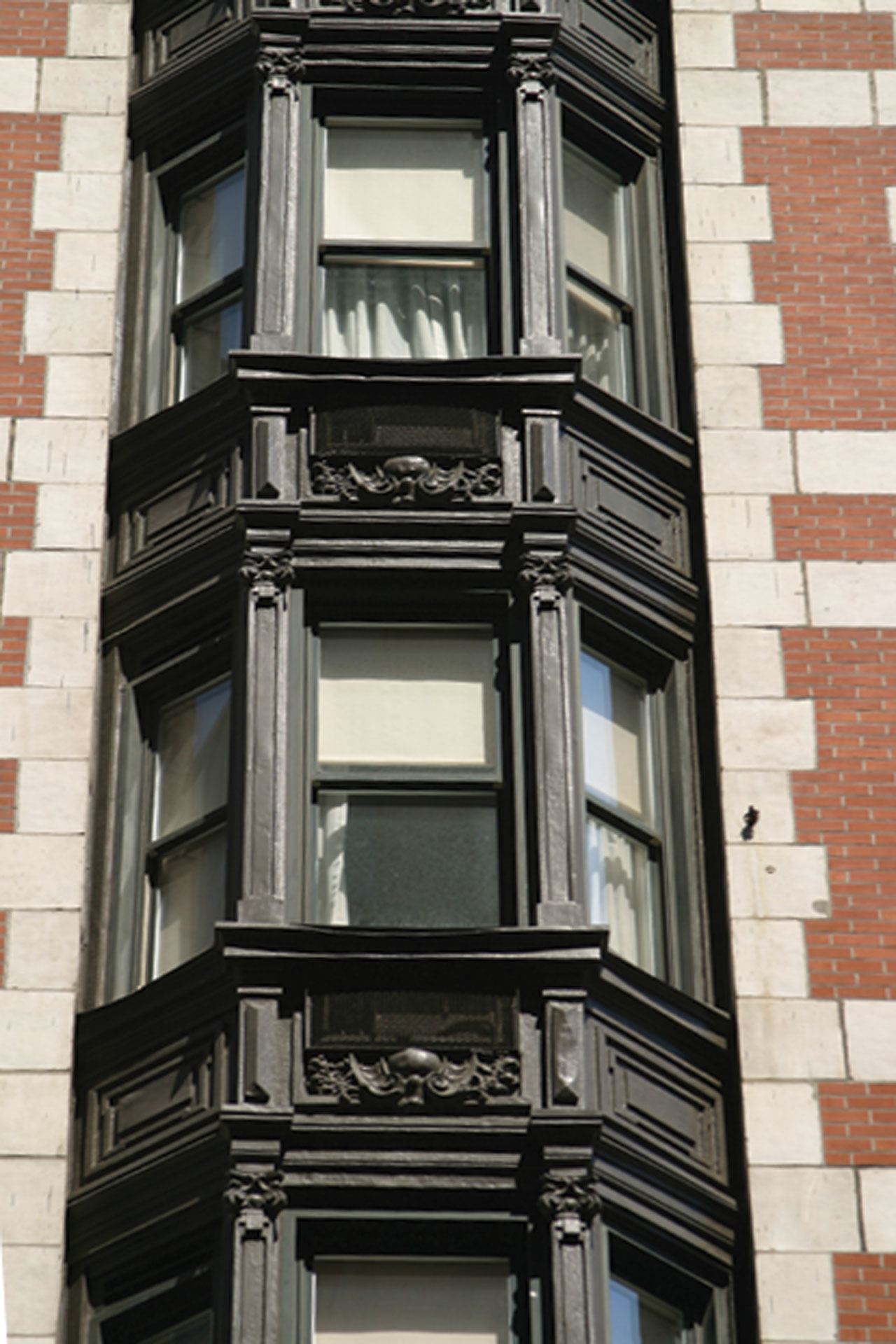 <p>Refurbishing the bay windows restored them to their early glory.</p>

