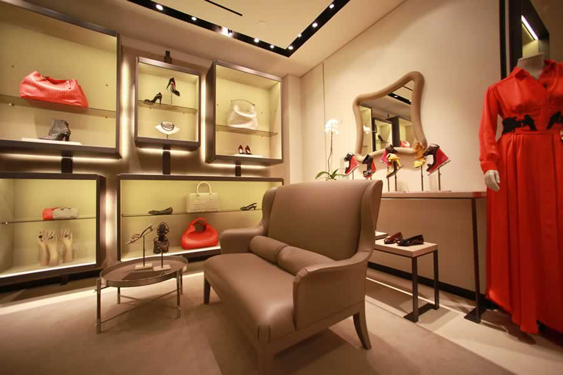 <p>Other design features include suede-covered walls, custom-dyed wool carpets, and mohair furniture upholstery.</p>
