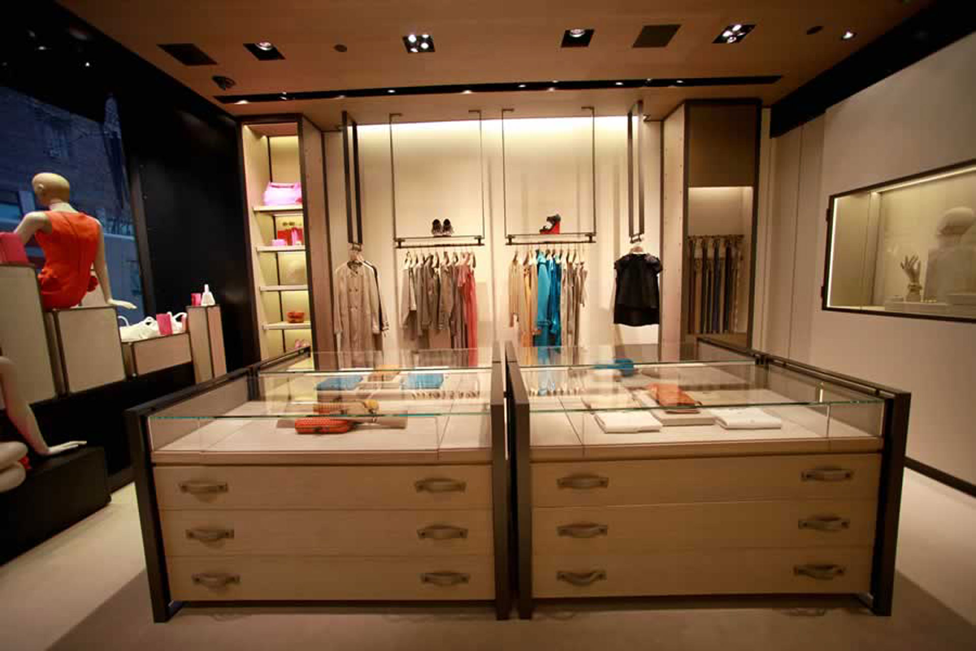 <p>The store’s HVAC system was modified to accommodate heat generated by the lighting design.</p>

