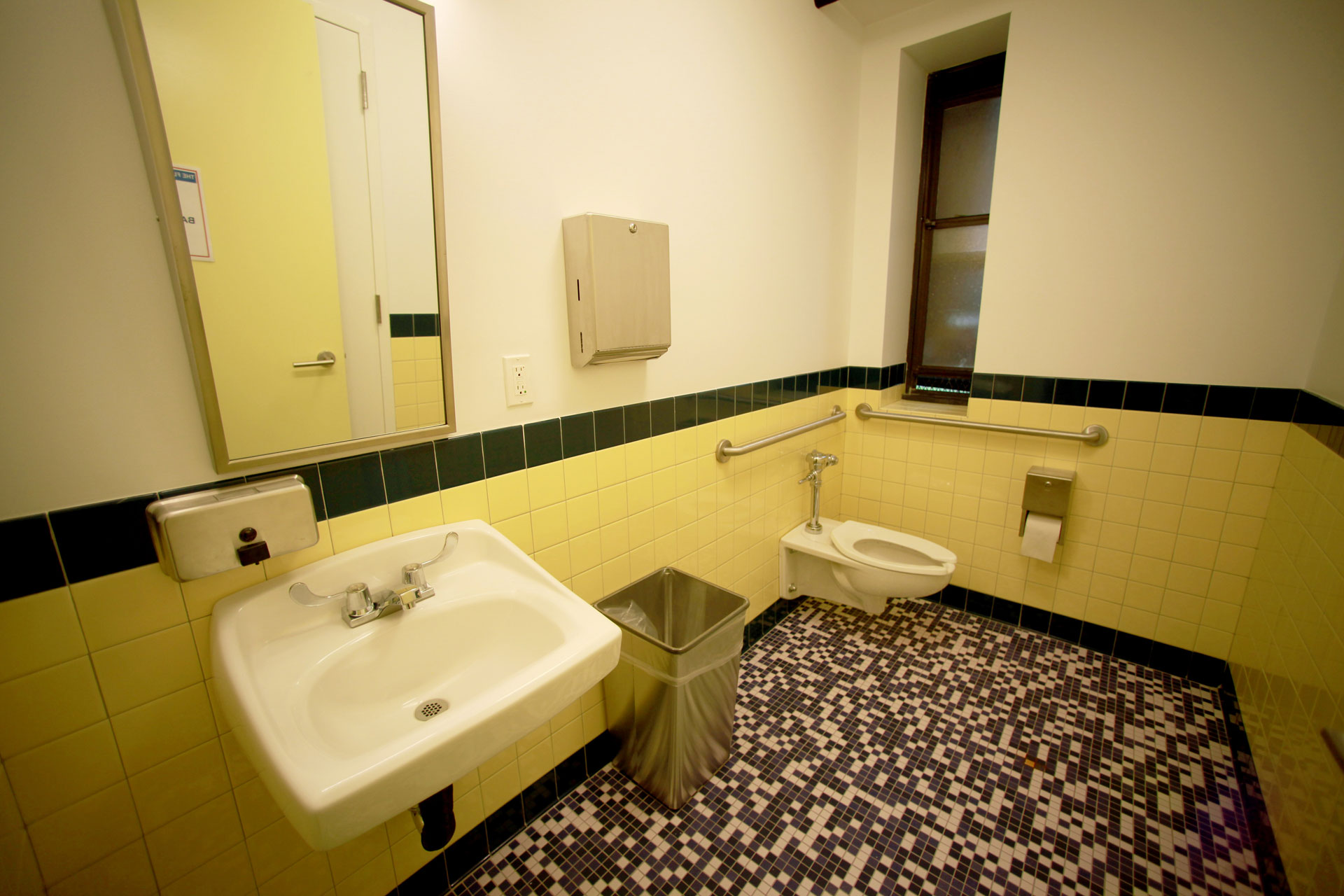 <p>Handicapped accessible lavatories</p>
