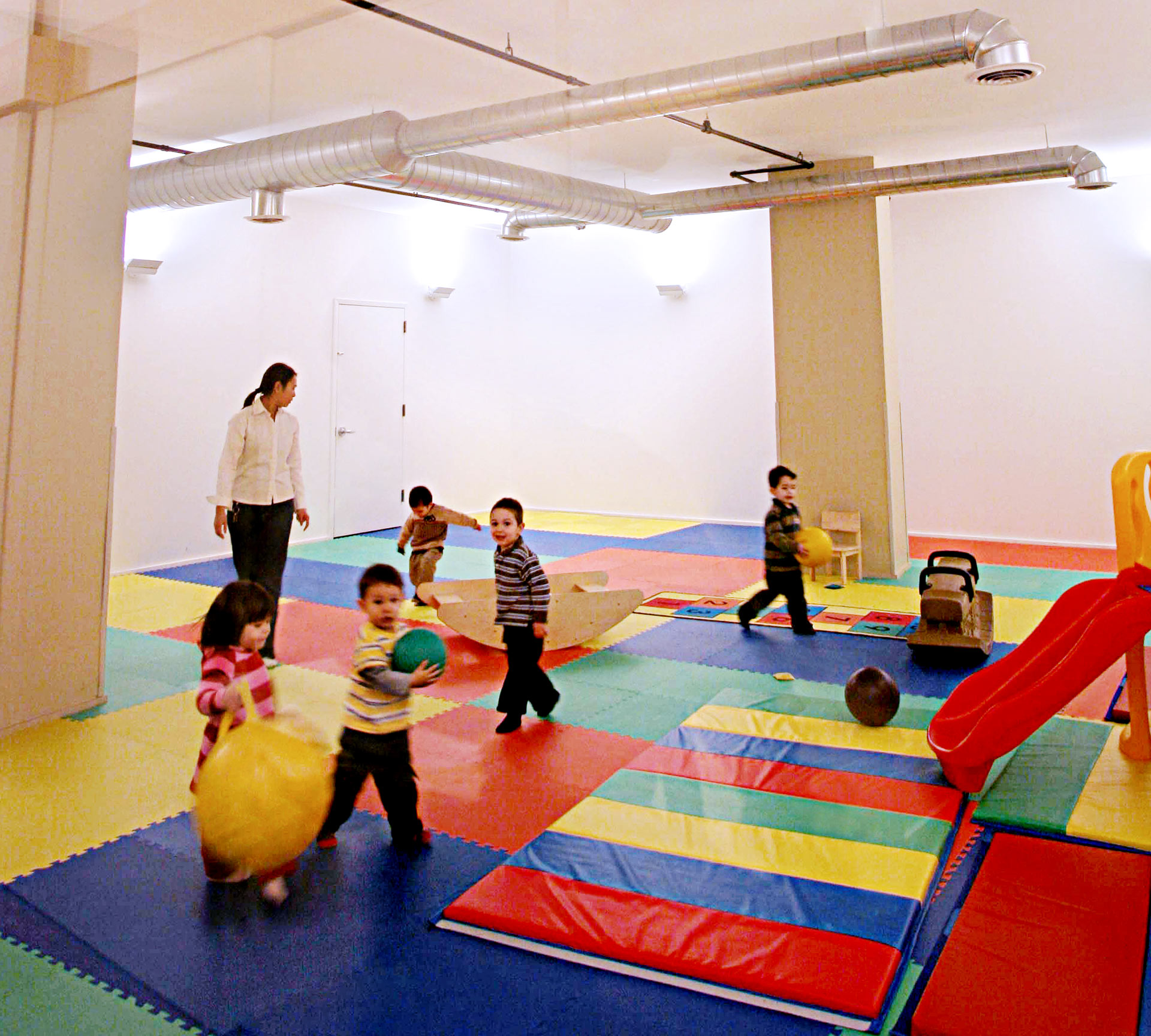 <p>The Montessori School of Manhattan has 10 classrooms,four offices, two pantries, an art room, and this exercise room.</p>
