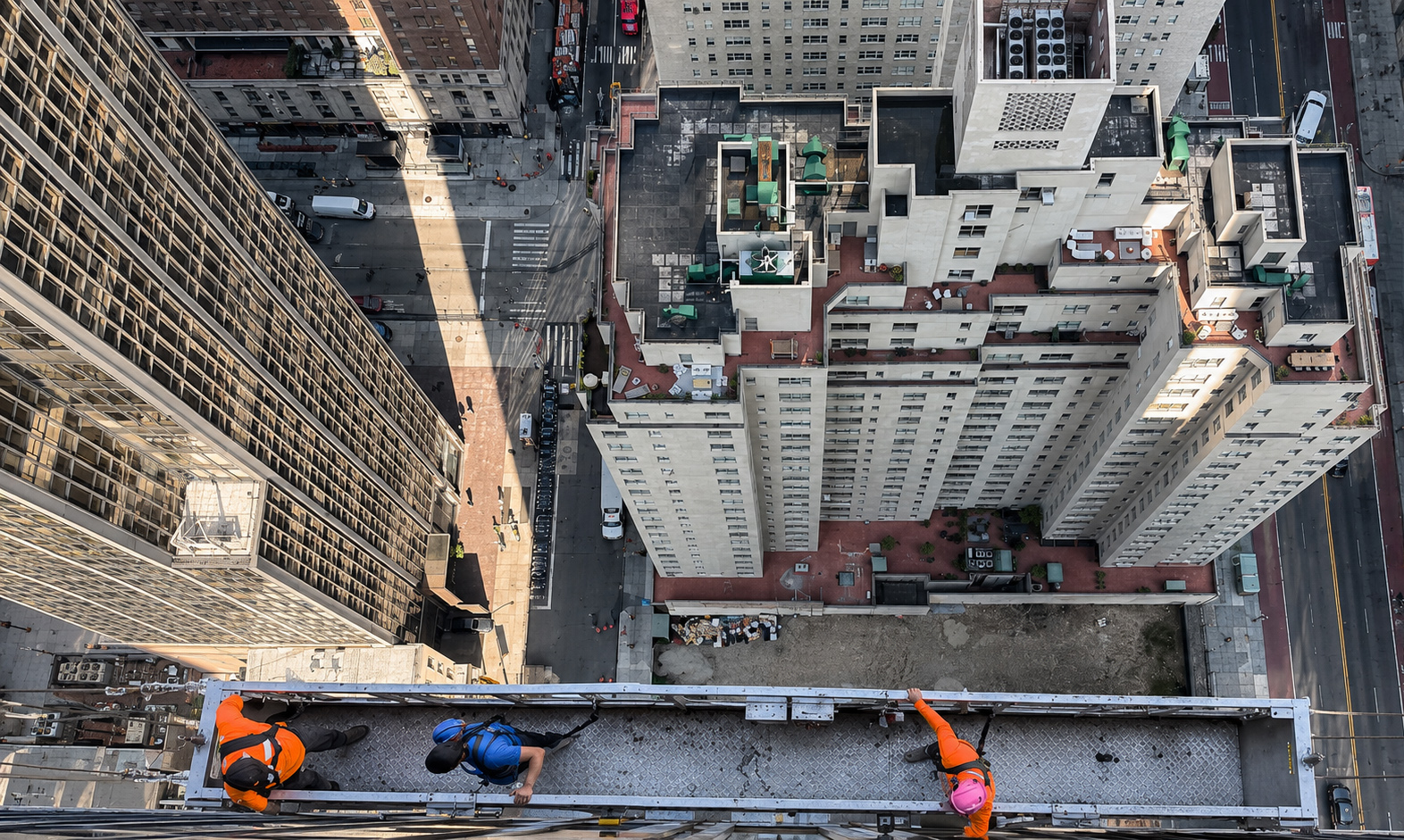 NYC FISP inspection by motorized scaffold