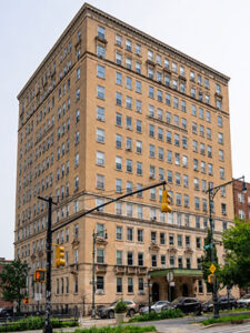 41 Easterm Parkway Hero Image